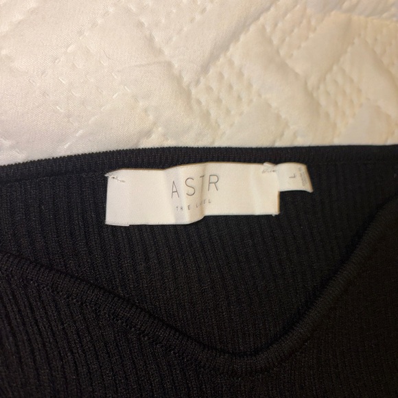 ASTR Black Knit Short Sleeve Top NWOT - Picture 3 of 5